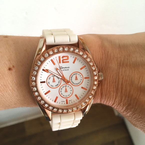 Woman watch - Picture 1 of 3